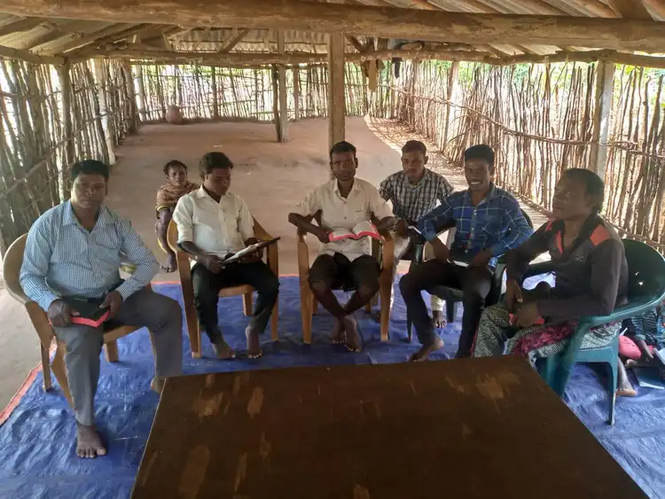 ବଇବଲ ପାଲହାଉ  କାନକୁ 